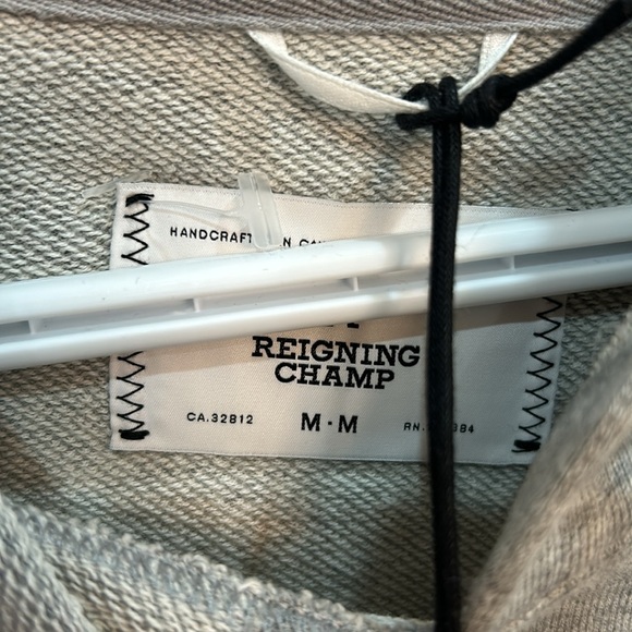 Reigning champ crop hoodie - Picture 2 of 5